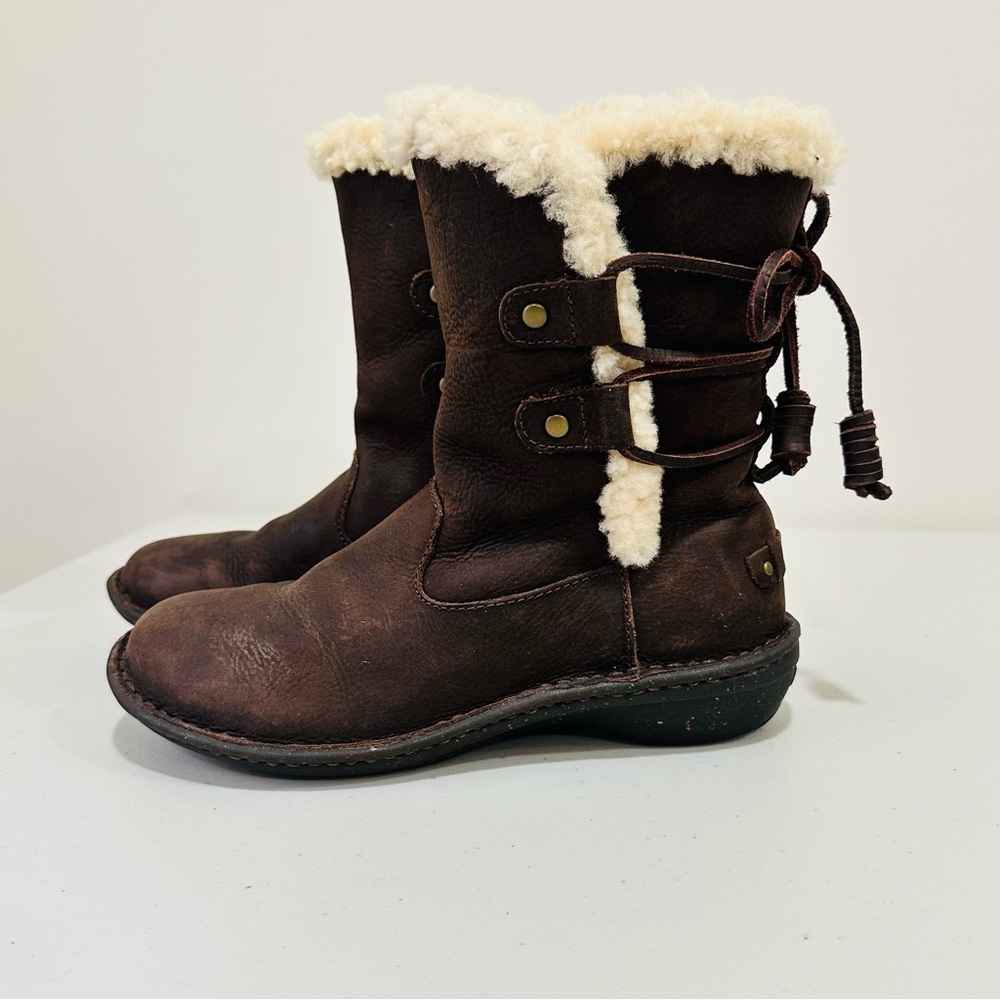 UGG Australia Women's Akadia Brown Leather Winter Boots S/N 100776 Size 6 US‎